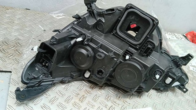 Основна фара - вставка Renault (RVI) 260106859R ціна, від 276.16 USD