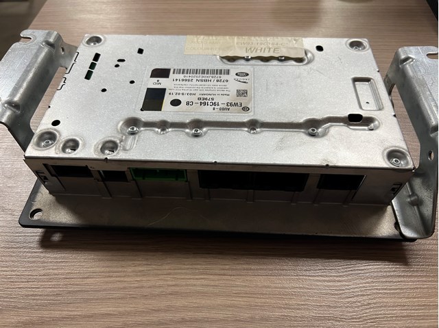 Land Rover EW9319C164CB ціна, від 179.99 USD