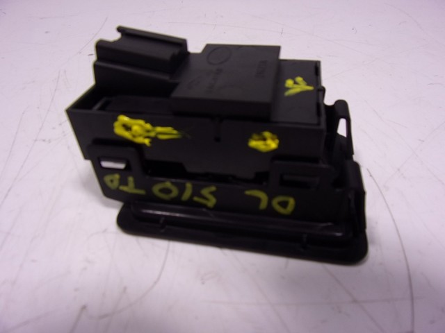 Купити LR081322 Land Rover 