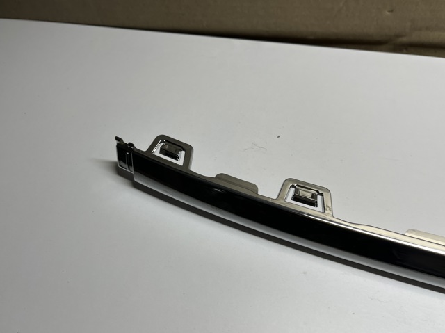 Молдинг заднього бампера, центральний VAG 12G8538352ZZ ціна, від 73.73 USD