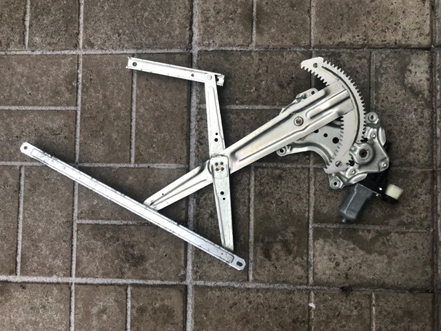 Підйомник механічний вітрового скла на Mitsubishi ASX  GA