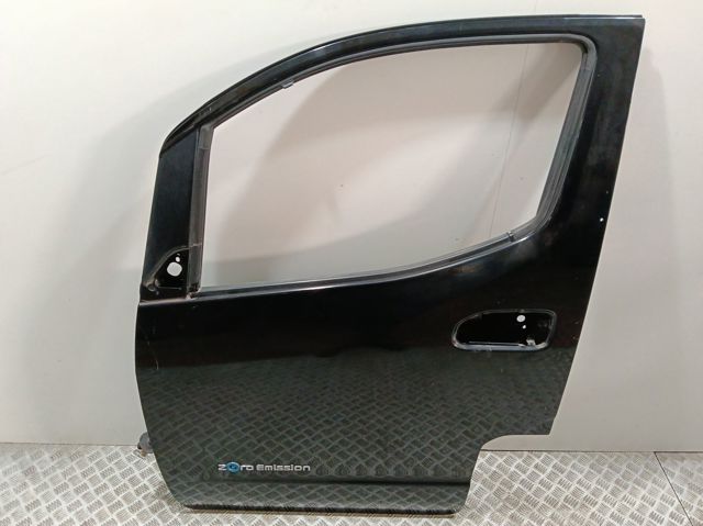 H01014FAMA Nissan/Infiniti Дверь передня ліва