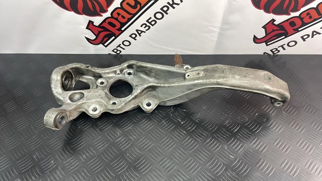 LR093817 Land Rover Цапфа поворотна права