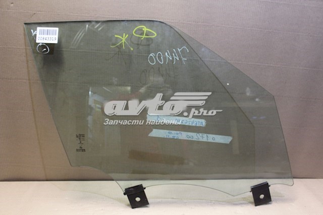 Скло пасажирських дверей Land Rover DK6221410CB