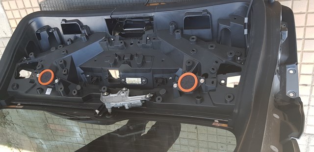 П'яті двері Toyota 670050E530 ціна, від 112.04 USD