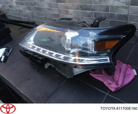 Купити 811700E160 Toyota Основна фара в зборі ліва