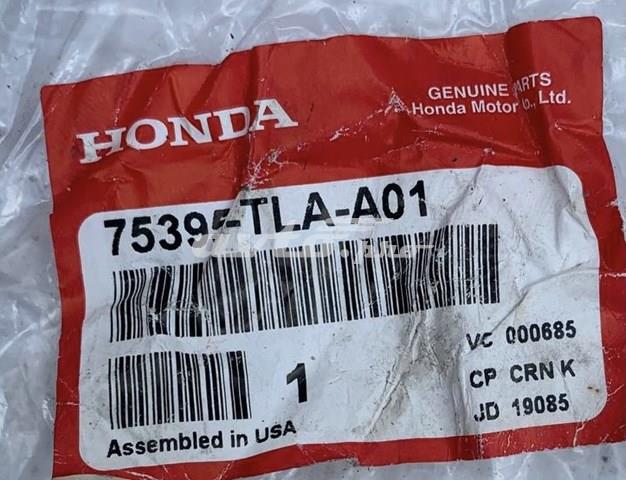Накладка задньої лівої двері Honda 75395TLAA01 ціна, від 31.33 USD