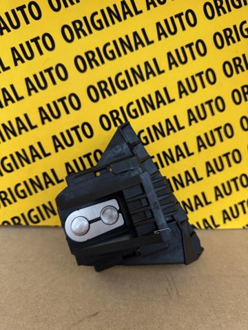 KBB350AK0C Mazda Лівий кронштейн переднього бампера