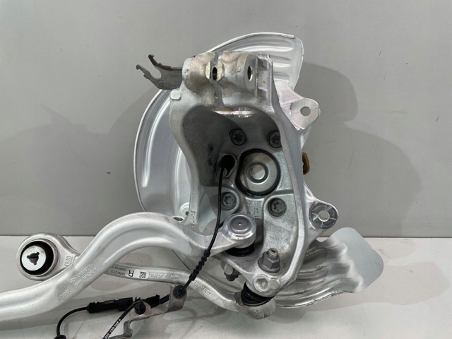 Цапфа - поворотний кулак передній, правий 31216878614 BMW