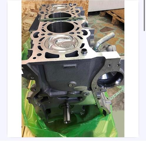 LR030748 Land Rover Блок циліндрів двигуна