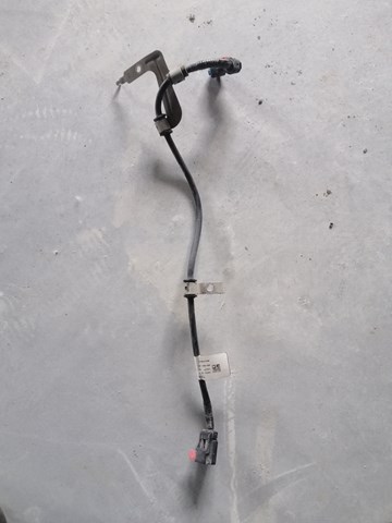 104478100A Tesla Електропроводка заднього гальмівного супорта