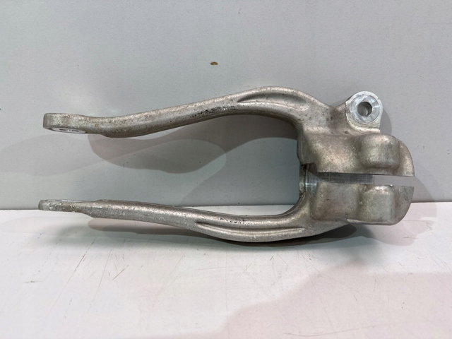 6861199 BMW Вилка нижня амортизатора переднього, ліва