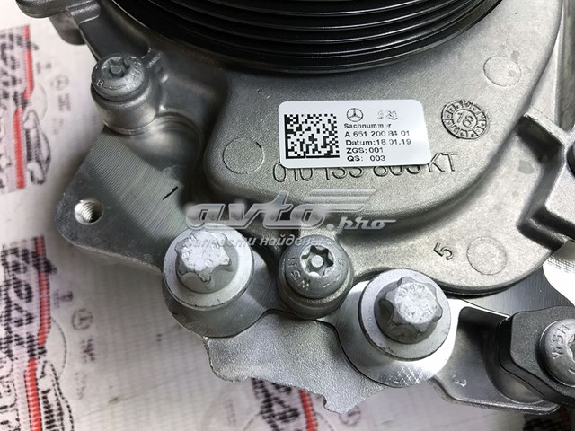 A651200840180 Mercedes Насос охолодження