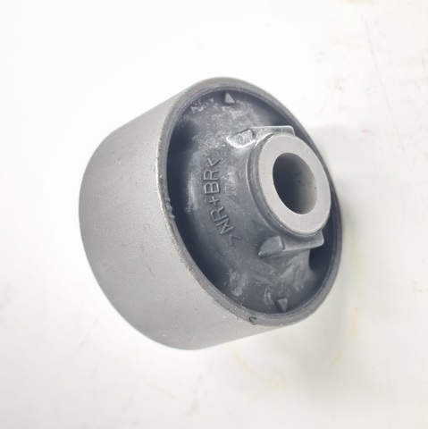 С/блок нижнього важеля Mitsubishi 54570W000P
