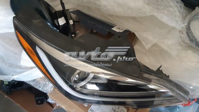 Фара права 92102E6120 Hyundai/Kia
