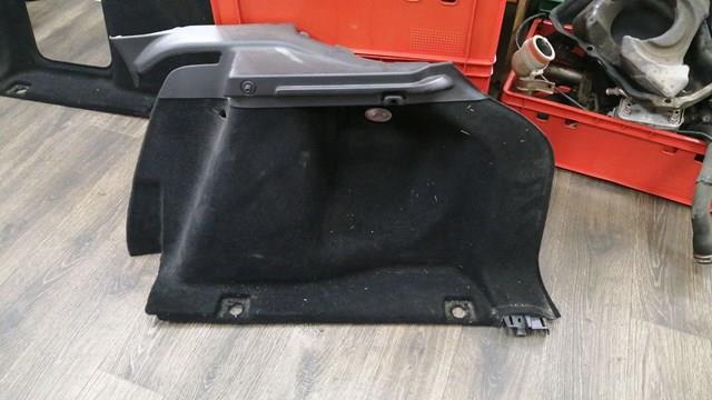Купити LR041472 Land Rover Облицювання багажного відсіку, праве