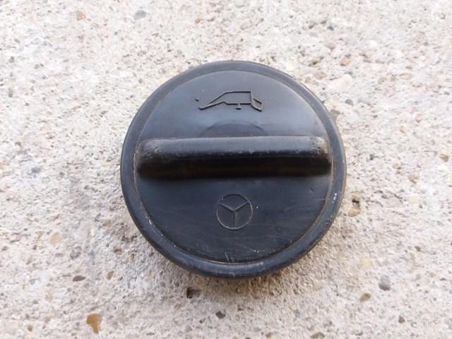 Кришка маслозаливной горловини A000010138564 Mercedes