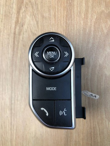 Блок кнопкових перемикачів кермового колеса LR067006 Land Rover
