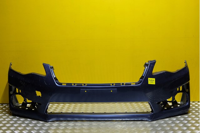  Передній бампер Subaru Impreza 4