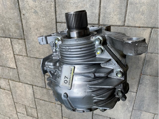 KN0327500 Mazda Раздатка (коробка роздавальна)