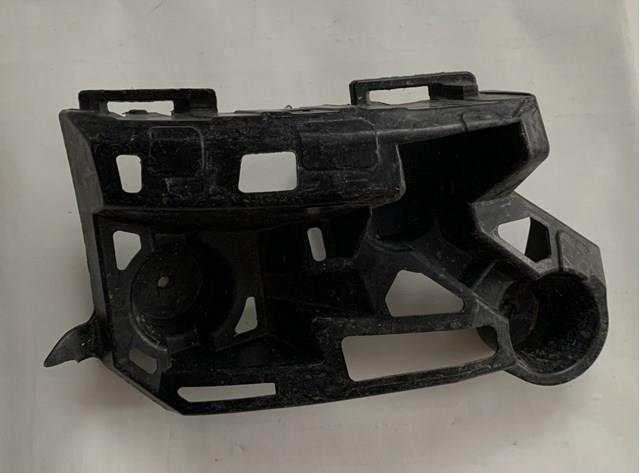 Направляюча заднього бампера, ліва 5257602191 Toyota