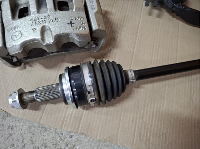 Купити FD052560X Mazda Ліва піввісь
