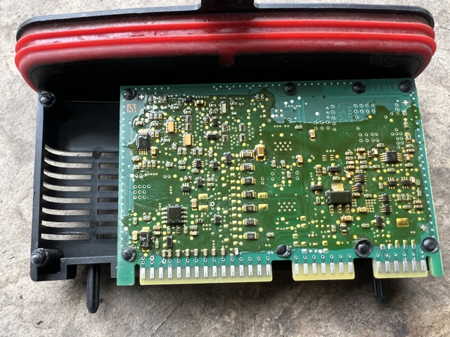  BMW 731618703