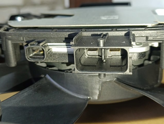 Купити FP70W124 FPS Дифузор радіатора охолодження, в зборі з двигуном і крильчаткою