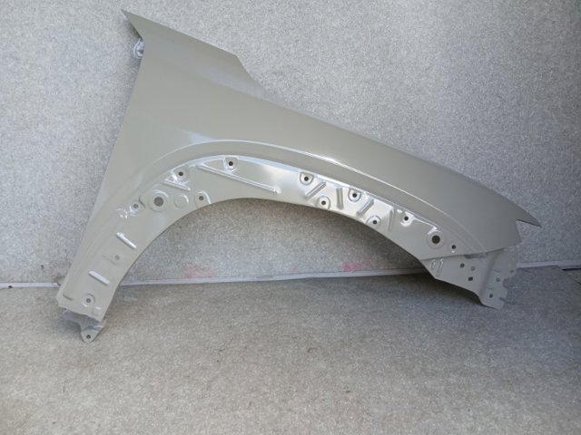 VA4052111 Mazda Крило переднє праве