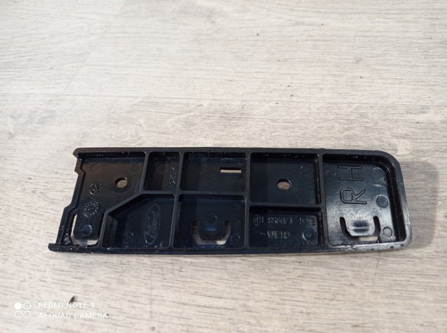 Праве кріплення переднього бампера Ford BK3117D958BD ціна, від 5.64 USD
