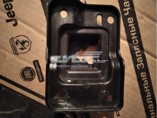 Кронштейн решітки радіатора Mazda KB8A50151 ціна, від 12.67 USD