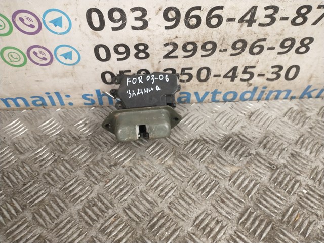 Замок дверей багажника Subaru 63032SA000 ціна, від 57.96 USD