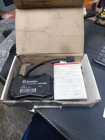 Купити 673010325 Maserati Задні колодки