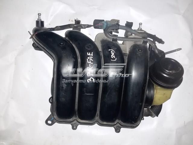 Впускний колектор на Toyota RAV4 III A3