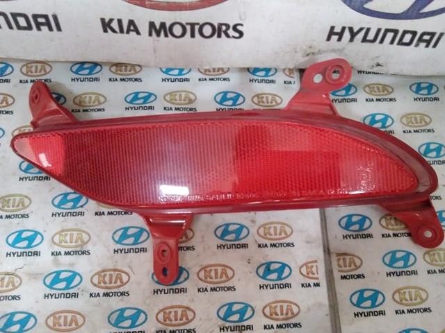 Катафот (відбивач) заднього бампера, правий 924062W200 Hyundai/Kia