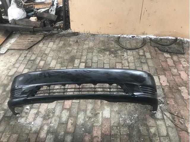  Передній бампер Toyota Camry 5