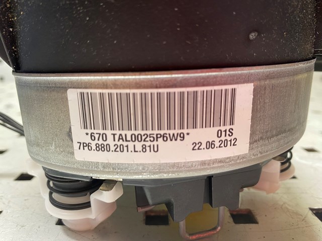 Подушка Айрбег водія VAG 7P6880201J81U ціна, від 121.55 USD
