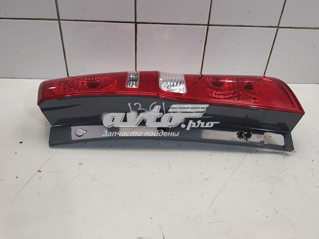 Задній правий стоп Hyundai/Kia 924024H000