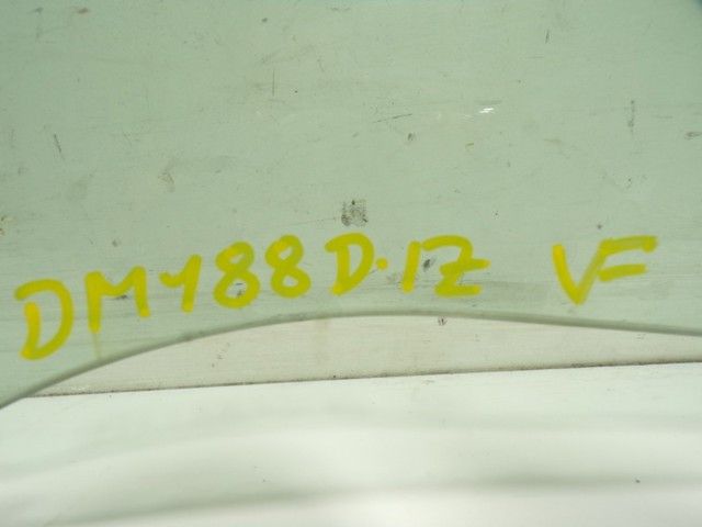 Купити 681020D011 Toyota Скло та ущільнювачі скла вітрового правого/лівого