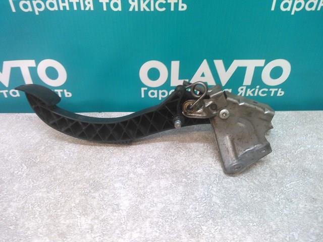 8200590247 Renault (RVI) Педаль зчеплення