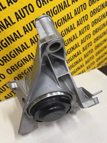 Купити KS0E39040 Mazda Подушка (опора) двигуна, права