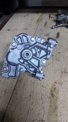 Купити PX1314100 Mazda Насос маслозакачуючий