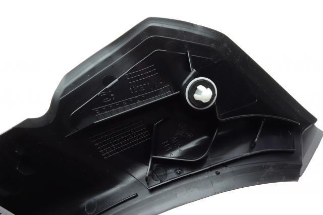 7382959 BMW Накладка під задній ліхтар, лівий