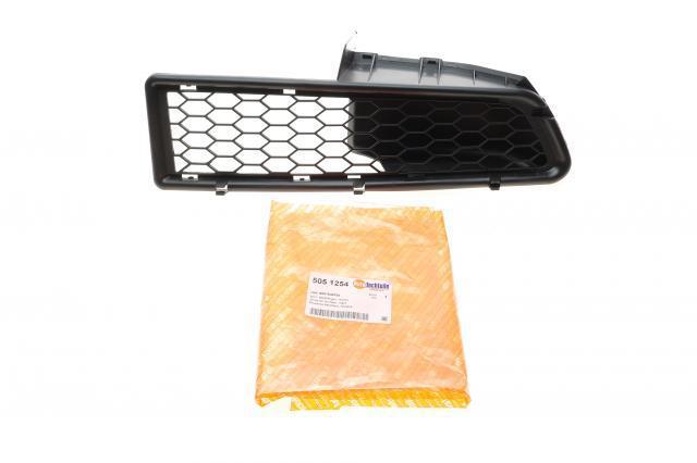 Решітка переднього бампера, права Autotechteile 5051254 ціна, від 4.92 USD