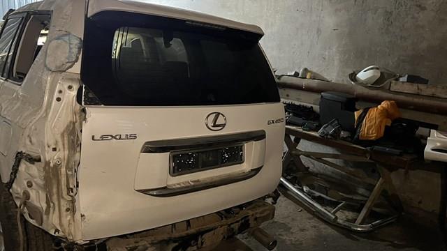 Скло багажного відсіку, ліве 6272060D80 Toyota