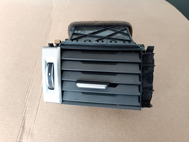 LR088600 Land Rover 