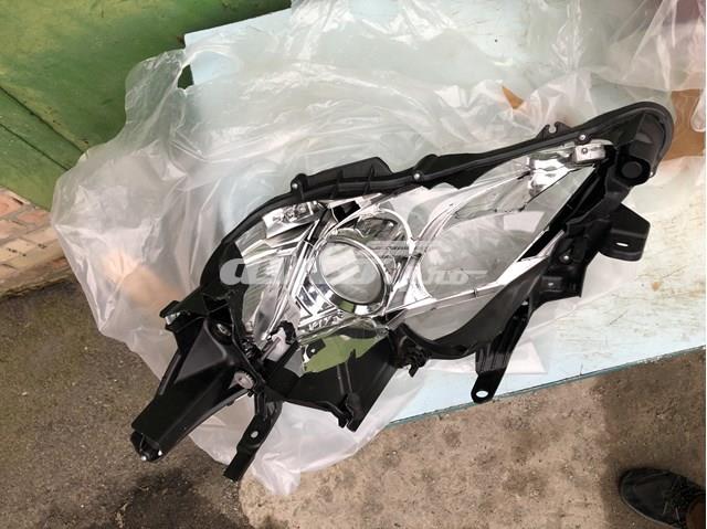Купити 8113033881 Toyota Права блок фара
