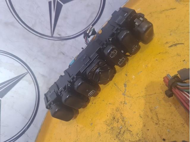 Блок кнопок центральної консолі A1688203610 Mercedes