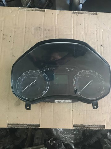 Щиток приладів додатковий VAG 1Z0920910D ціна, від 17.10 USD