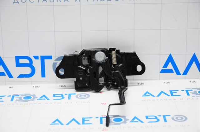 Замок кришки капота Mazda TA0A56620